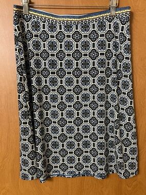 Max Studio Women’s Multi Color Slip On Elastic Waist Skirt Size Medium NWT